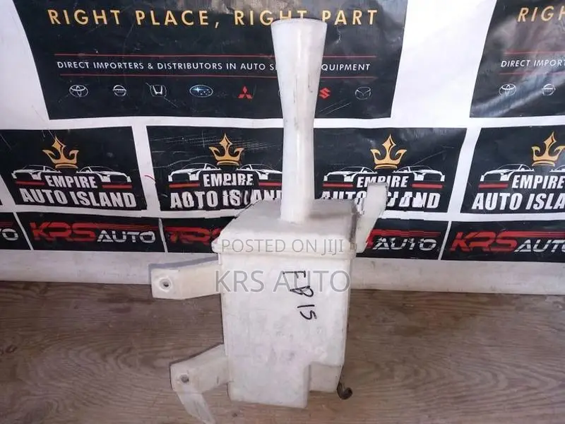 Nissan Sunny FB 15 Wiper Washer Tank
