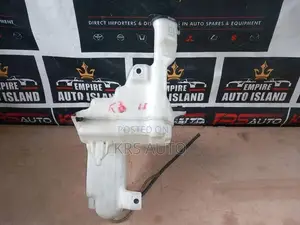 Toyota Passo KGC 10 Wiper Washer Tank