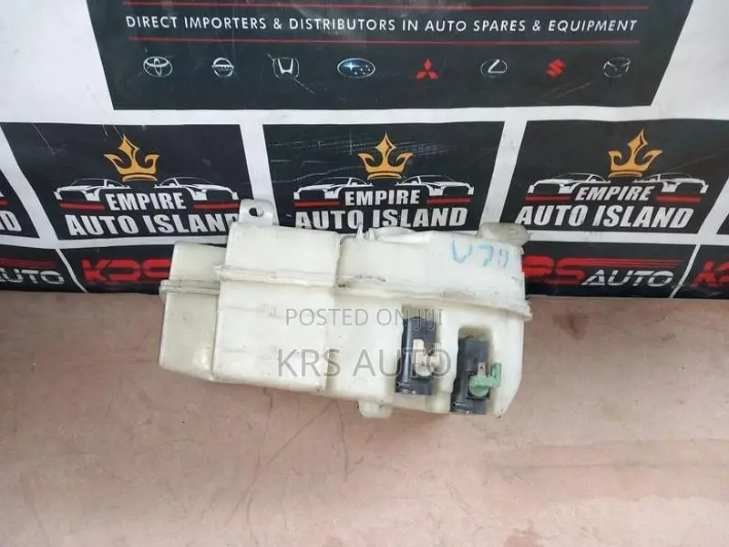 Nissan Clipper U 71 V -NV 100 Wiper Washer Tank