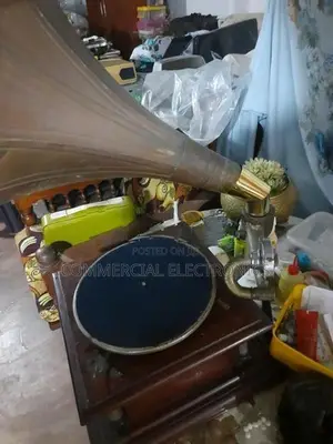 Antique Gramophone HMV