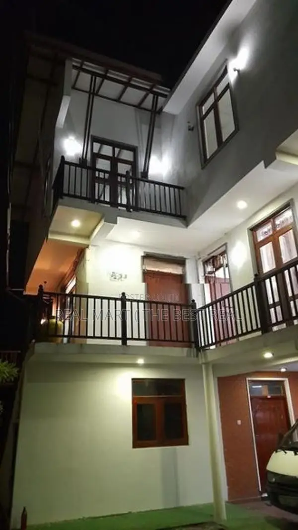 Dehiwala : 7BR (16 perches) Three Storied House for Sale at Kalubowila