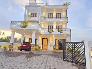 Apartment Brand New 3 Storey House for Sale in Negombo