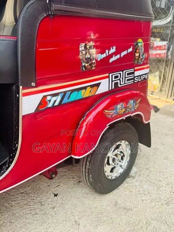 Bajaj RE 2014