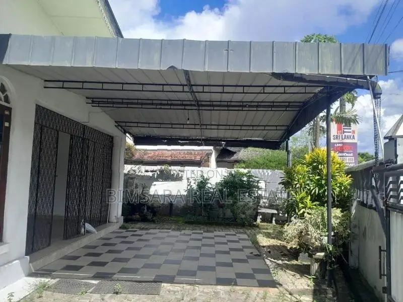 Prime 18.6 Perch Residential Land for Sale in Nawinna | SL14776