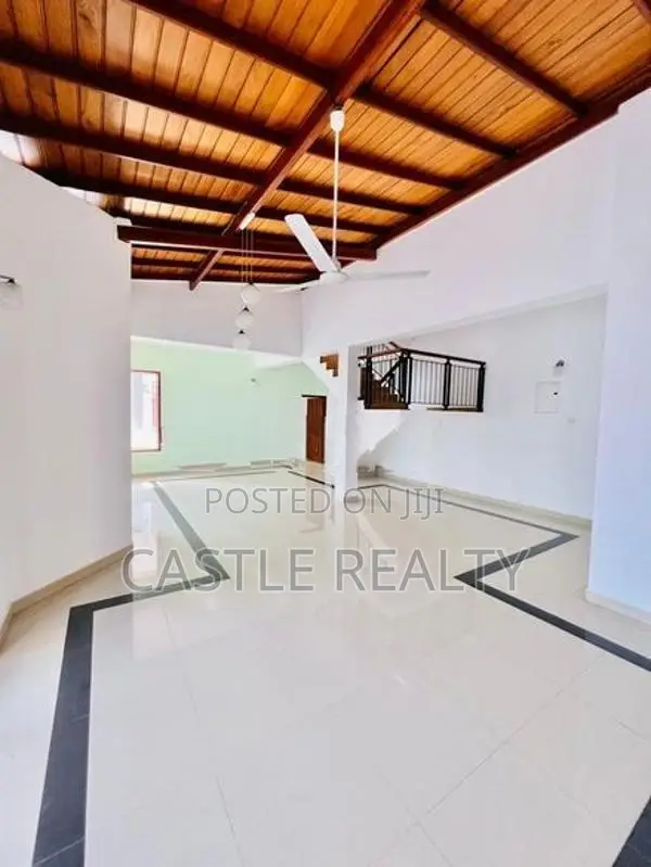 Unfurnished house for rent in Nawala