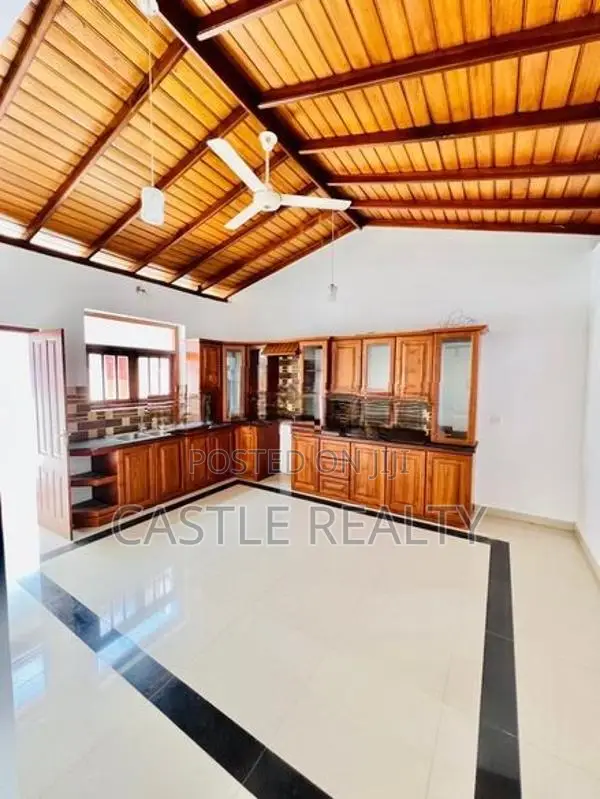 Unfurnished house for rent in Nawala