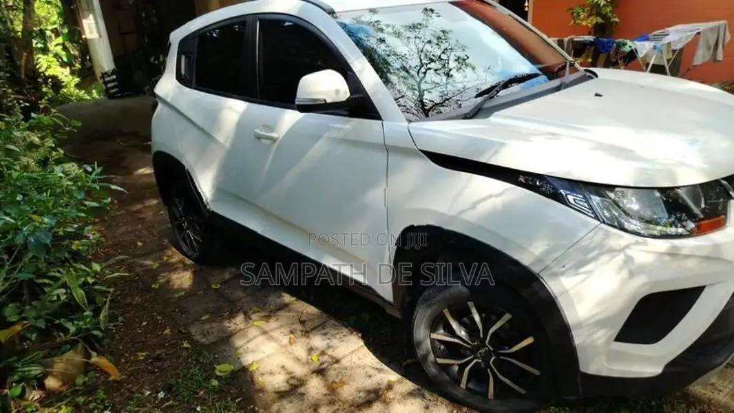 Mahindra KUV 100 2021