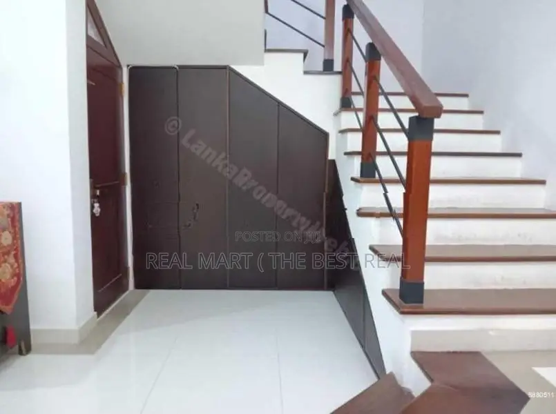 Pannipitiya : 5BR (10.2 perches) House for Sale