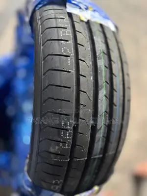 215/55R Comforser Tyre (High Performance) - VEZEL LEAF