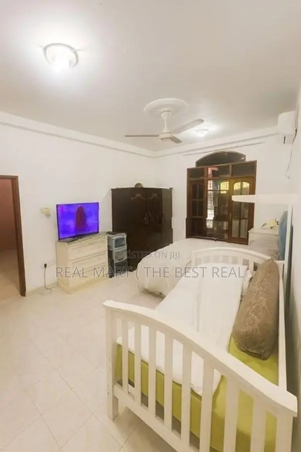 Gothatuwa : 4BR (4 Perches) House for Sale at Majeediya Estate