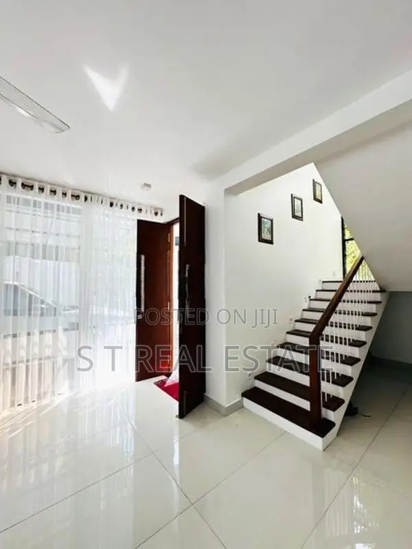 Almost Brand New Luxury 3 Story House For Sale In Athurugiriya