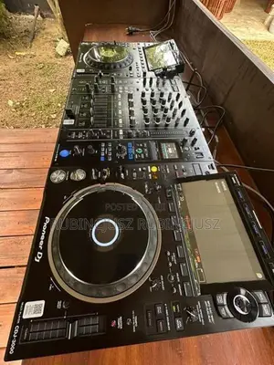 Pioneer DJ A9 + 2x CDJ3000