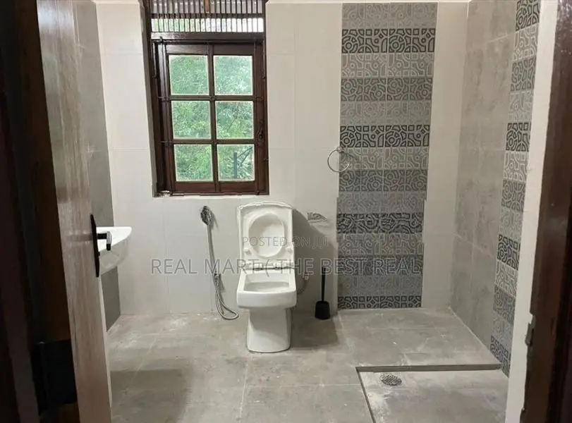 Nugegoda : 4BR (17 Perches) House for Sale at Delkanda