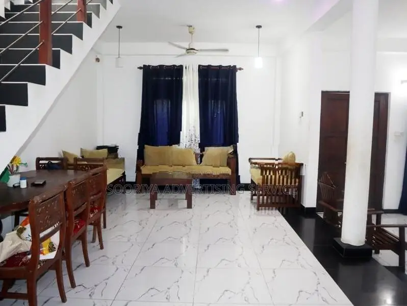 Rathmalana House with Annex for Sale