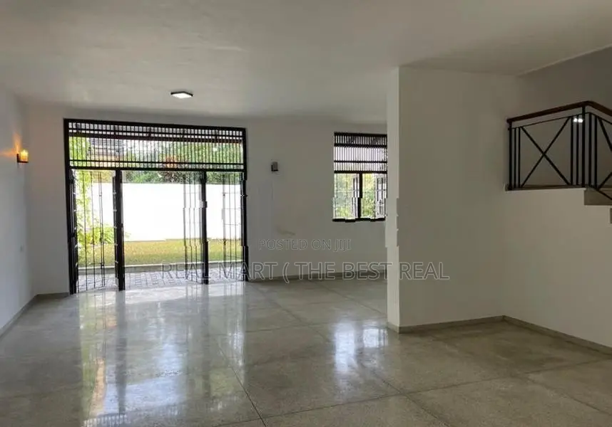 Nugegoda : 4BR (17 Perches) House for Sale at Delkanda