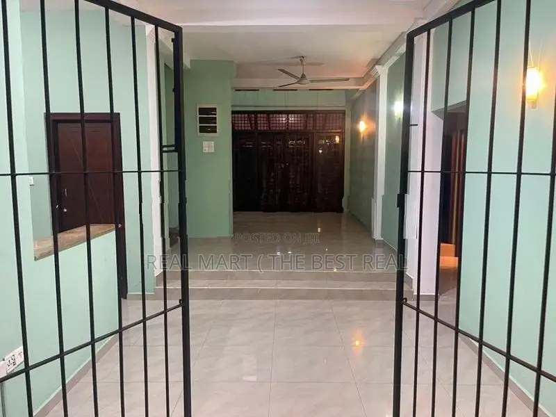 Boralesgamuwa : 5BR (6.5 perches) House for Sale at Divulpitiya