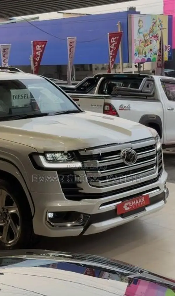 Toyota Land Cruiser LC300 2024