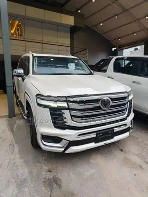 Toyota Land Cruiser LC300 2024