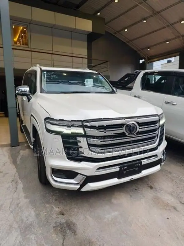 Toyota Land Cruiser LC300 2024