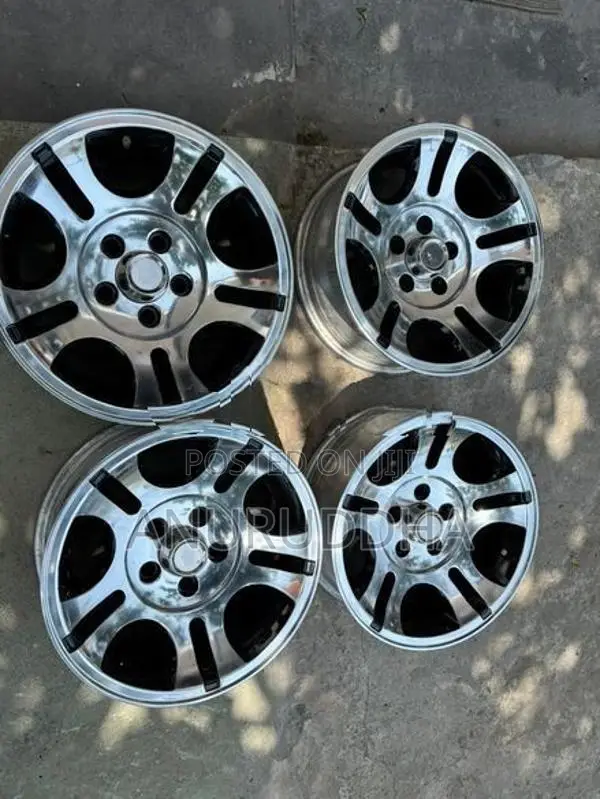 15” Alloy Wheels