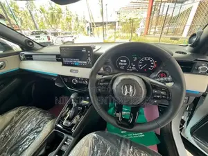 Honda Vezel Z Play 2025