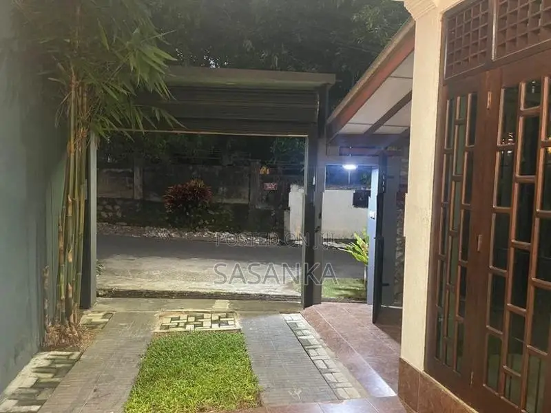 Boralesgamuwa Luxury Two Story House For Sale