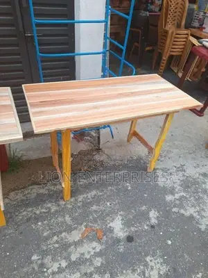 Tables 4×2 ft