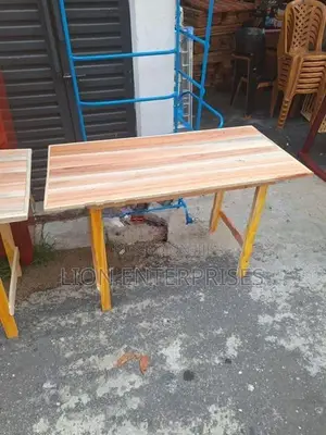 Tables 4×2 ft