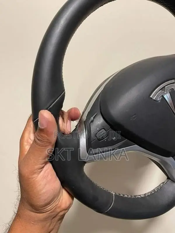 Genuine Tesla Model S 2015 steering with airbag