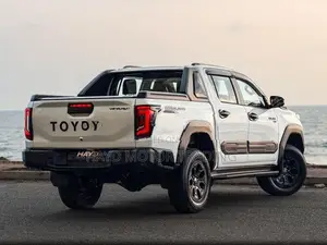 Toyota Hilux Travo Overland Plus 2025