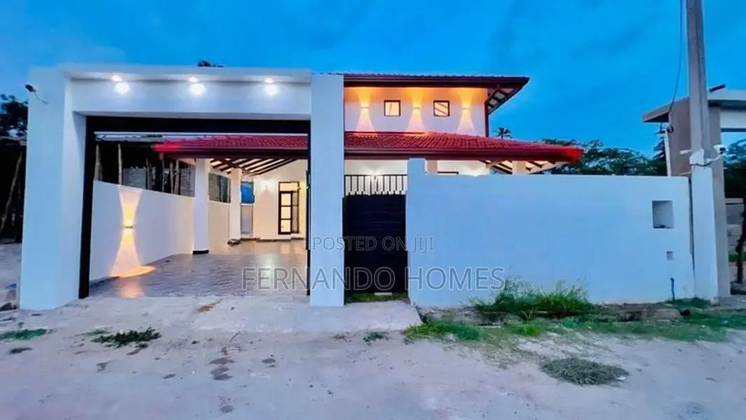 Mint Condition New Luxury Single Storey Good House for Sale Negombo