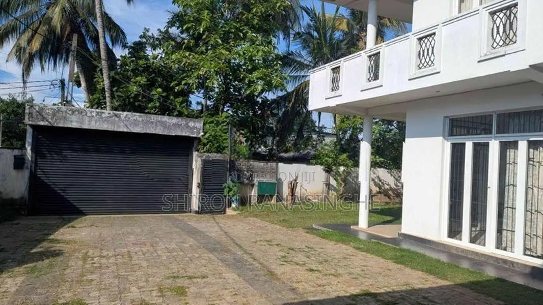 1st Floor House for Sale in Wellampitiya, Brandiyawaththa