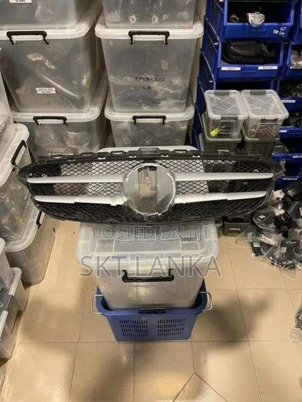 Genuine Mercedes C C180 2017 radiator bumper grille