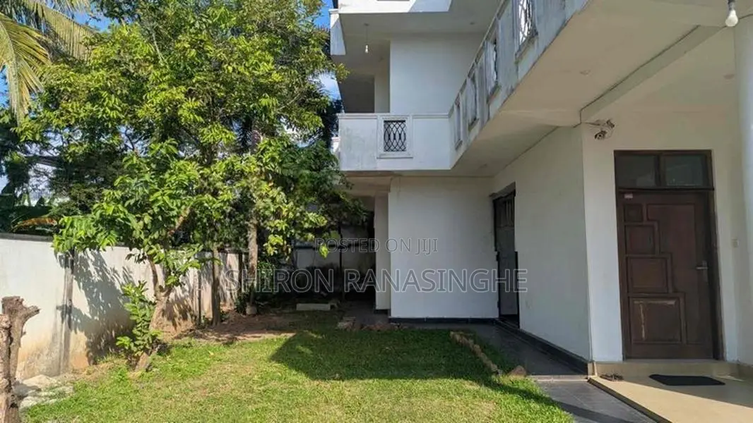 1st Floor House for Sale in Wellampitiya, Brandiyawaththa