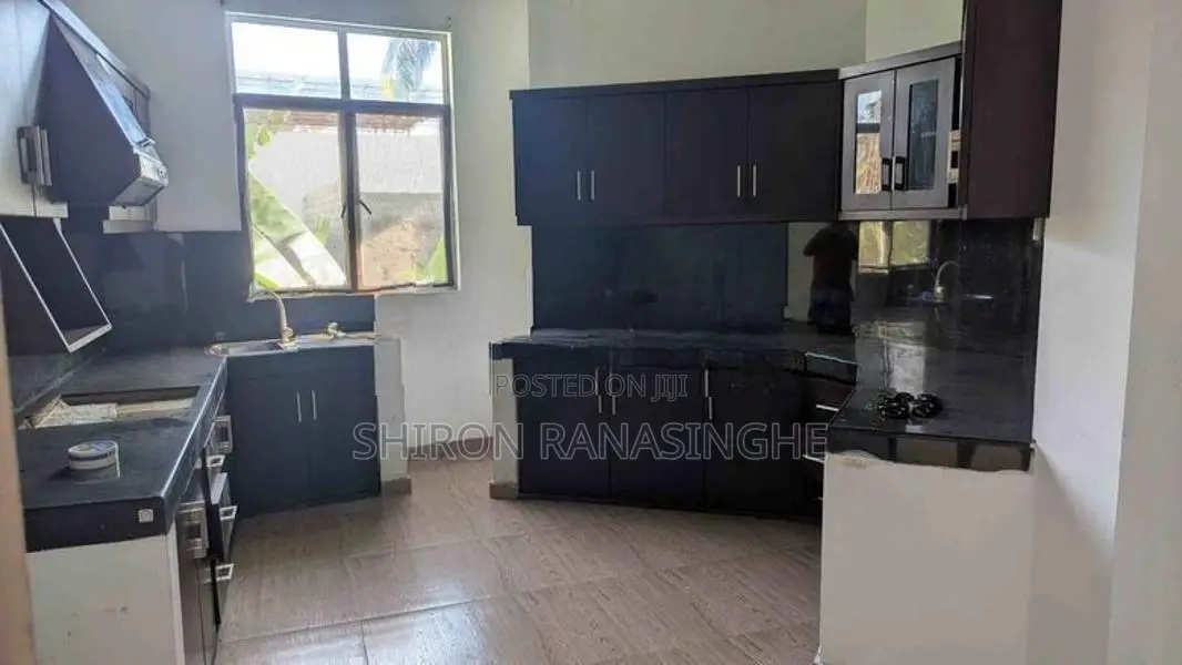 1st Floor House for Sale in Wellampitiya, Brandiyawaththa