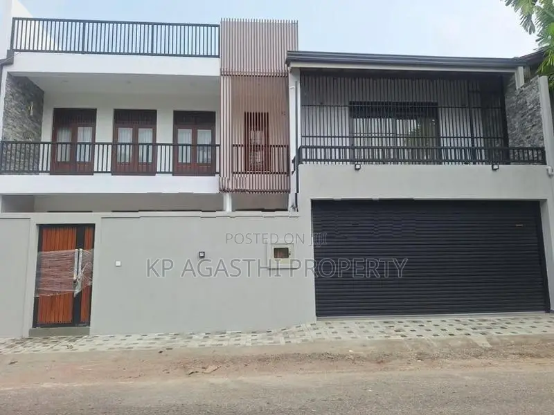 Super House for Sale in Thalawathugoda Lake Road