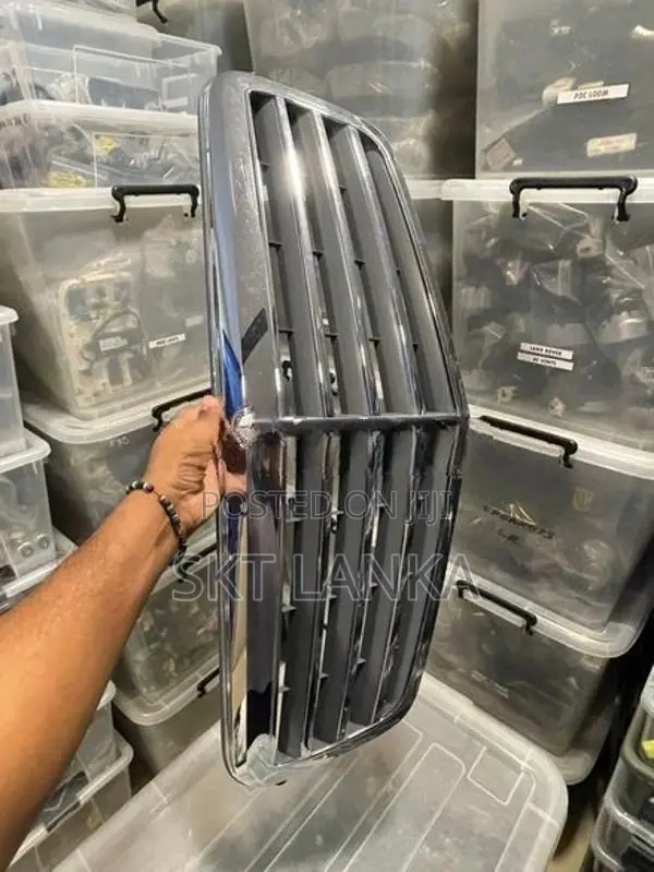 Genuine Mercedes E E200 E220 2013 bumper grill shell