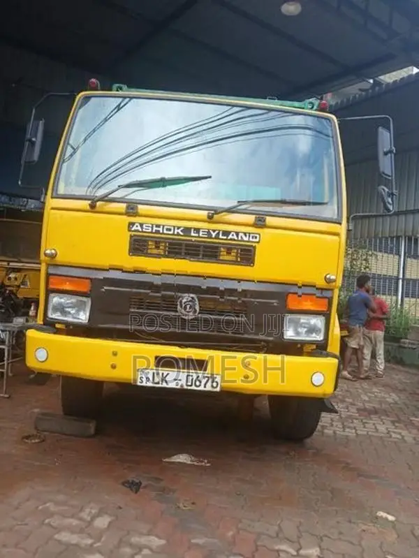 Ashok Leyland Tusker Cargo 1613 2012