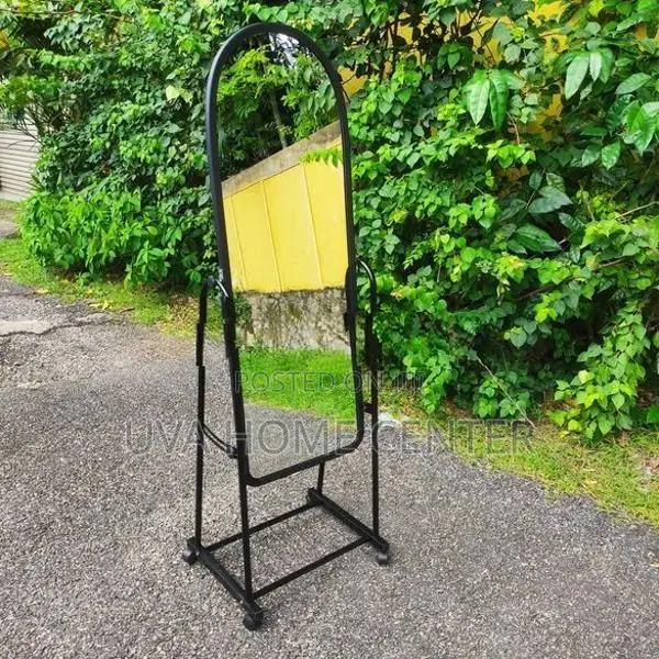 Movarble Wheel Stand Mirror