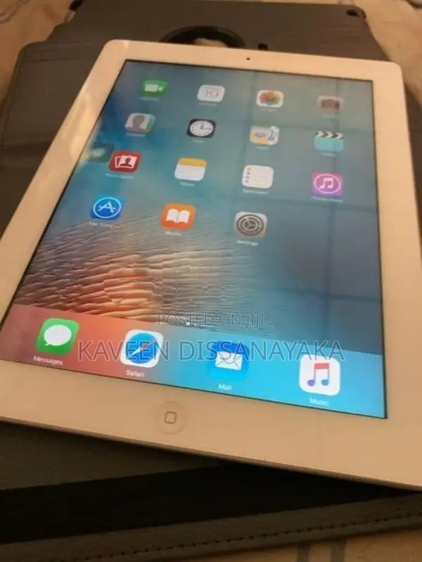 Apple iPad Tablet (Used)