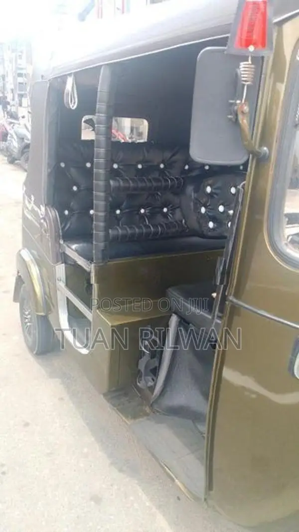 Bajaj RE 2006