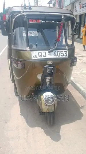 Bajaj RE 2006