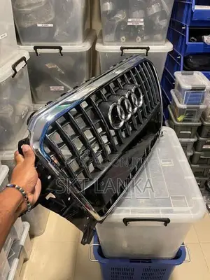 Genuine Audi Q5 2015 8R bumper grille shell