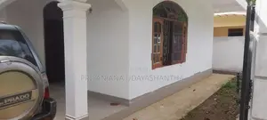 Hidellana House with Shop