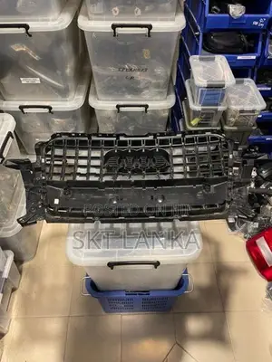 Genuine Audi Q5 2015 8R bumper grille shell