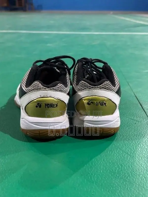 Badminton Shoes