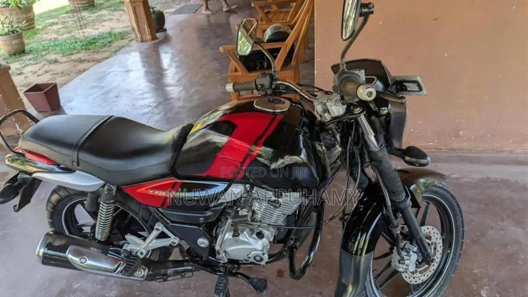 Bajaj V15 2016