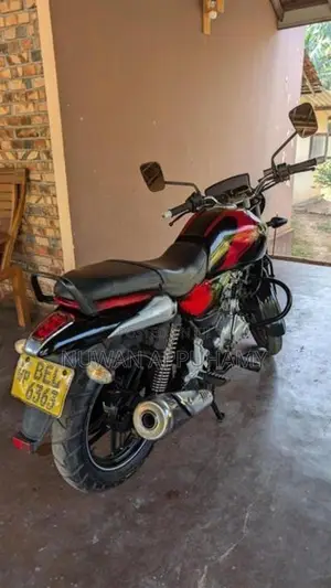 Bajaj V15 2016