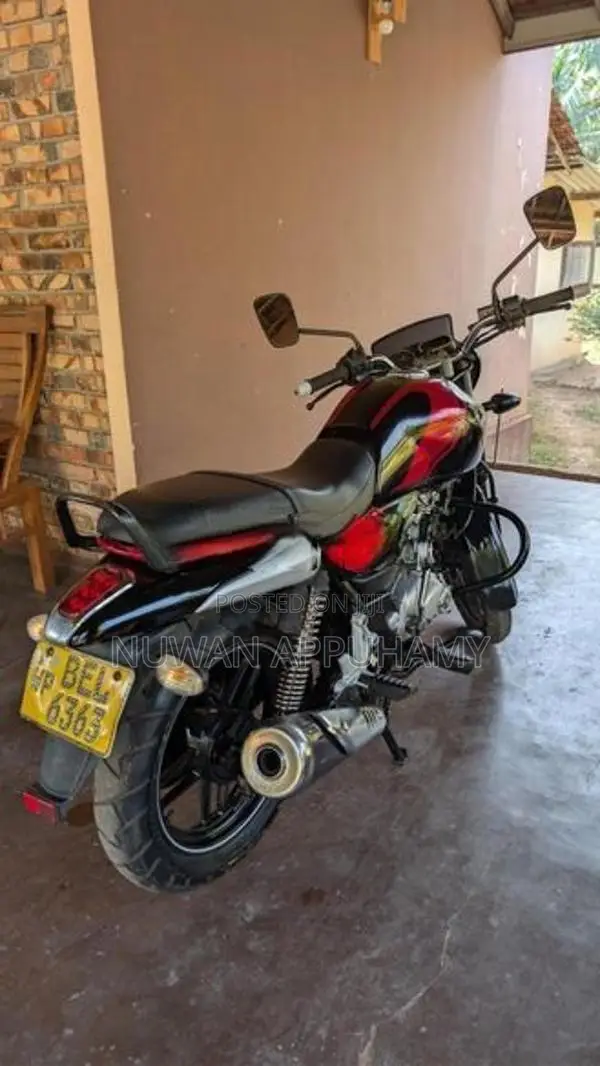 Bajaj V15 2016