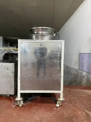 Liquid Paste Center Filling Machine
